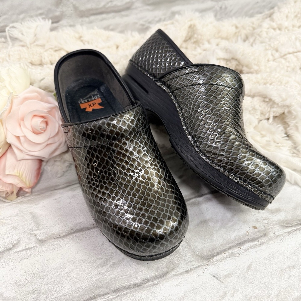 Dansko XP Clogs Snakeskin Sz 38 / 7.5 Slip on Professional Leather Nurses Shoes